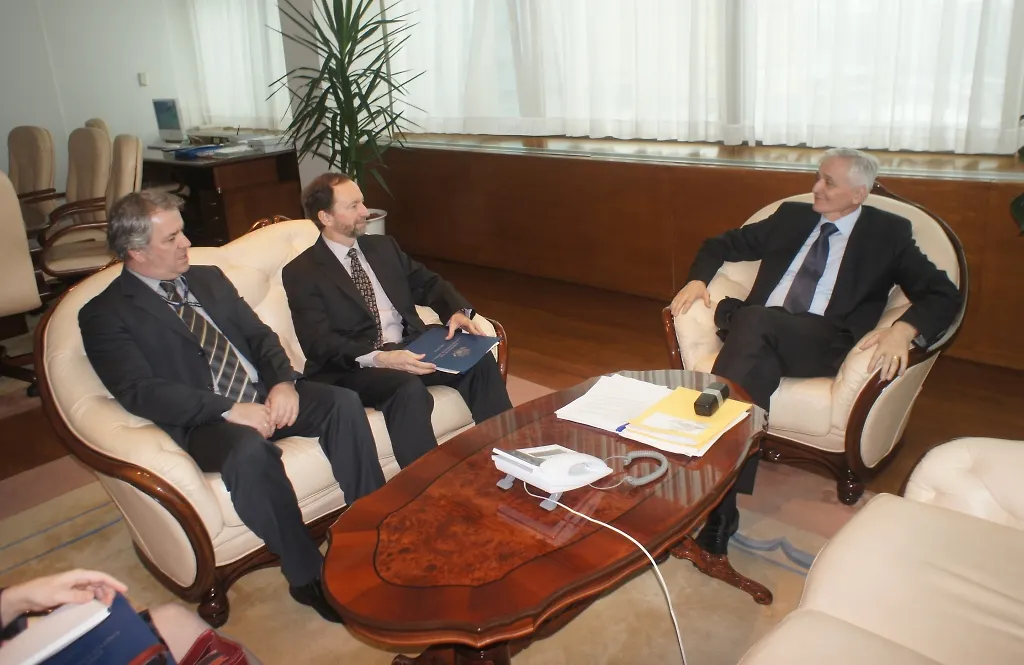 Chairman of Council of Ministers of BIH Receives US Ambassador