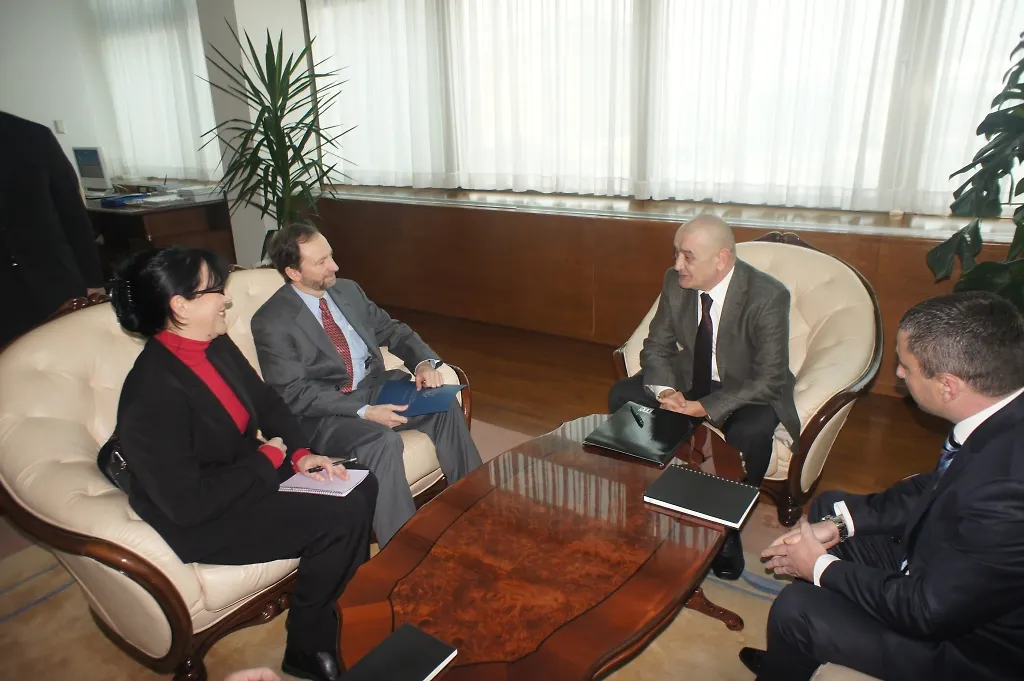 Meeting of Chairman of Council of Ministers of BIH Vjekoslav Bevanda and US Ambassador in BIH Patrick Moon