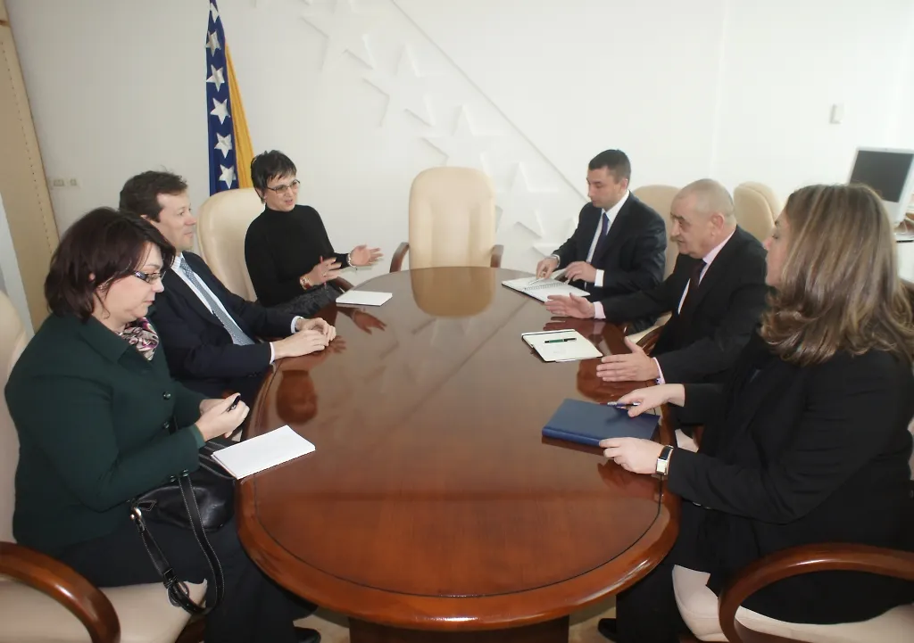 Meeting Bevanda – Casey: Council of Ministers of BIH Brings in Optimism