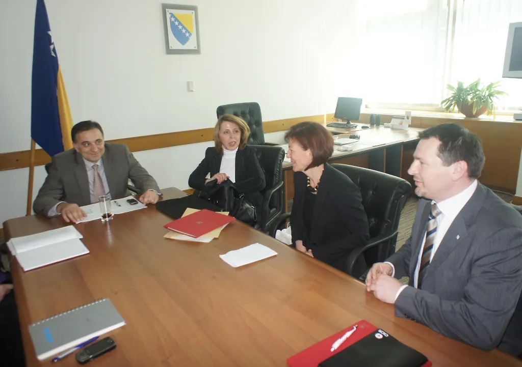 Министар  Љубић и представница МКЦК-а : Подршка процесу тражења несталих лица