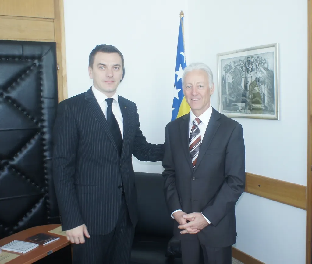 Министар Хаџић разговарао с амбасадором  Жилом