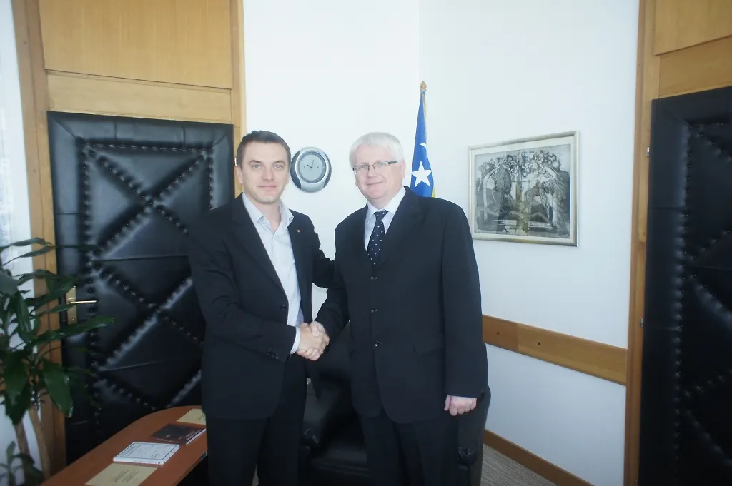 Сусрет министра Хаџића и амбасадора Пандура: Заједничка, регионална контрола  неба