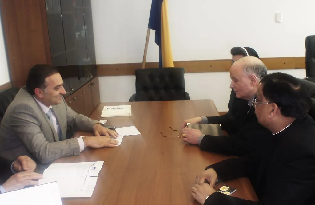 Ljubić – D'Errico Meeting: Vatican Concerned over Position of Croats in BIH