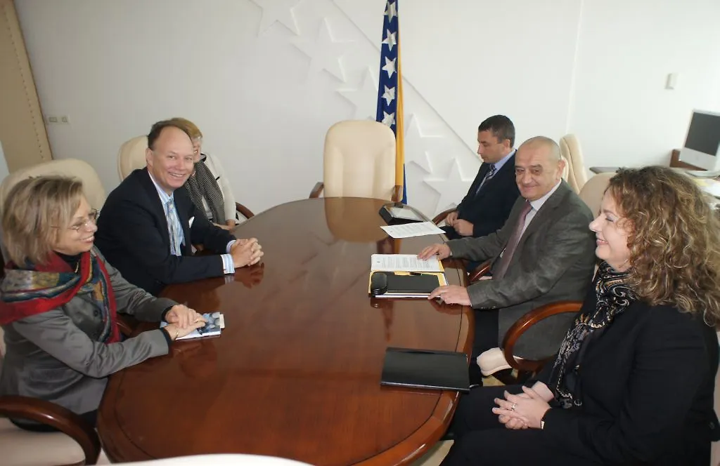 Bevanda-Lambsdorff:  Adoption of 2012 Budget Key to
Continuation of Positive Processes in BIH
