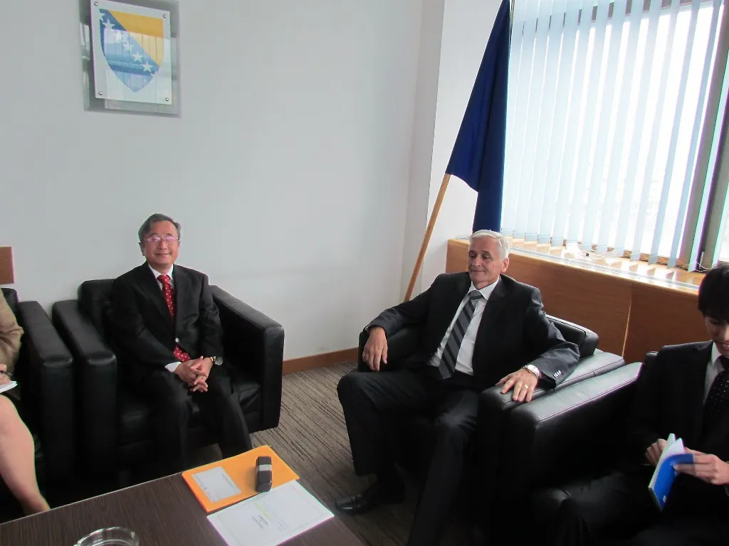 Minister Špirić Talks with Japanese Ambassador in BIH