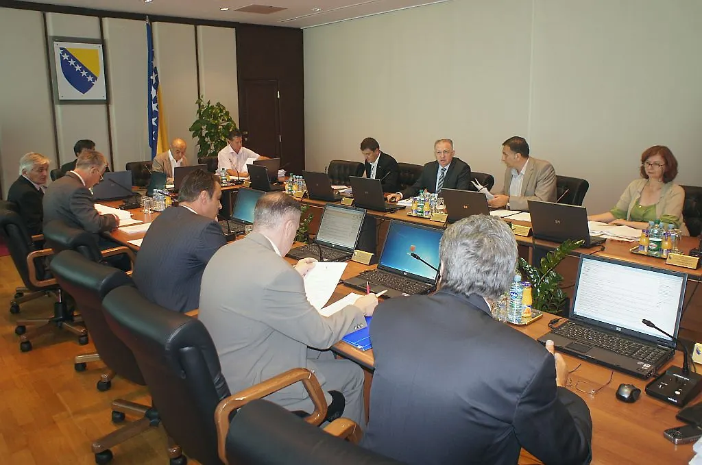 Council of Ministers of BIH Holds its 18th Session: Armed Forces of BIH and Helicopter Crews Commented for Engagement in Fire Fighting