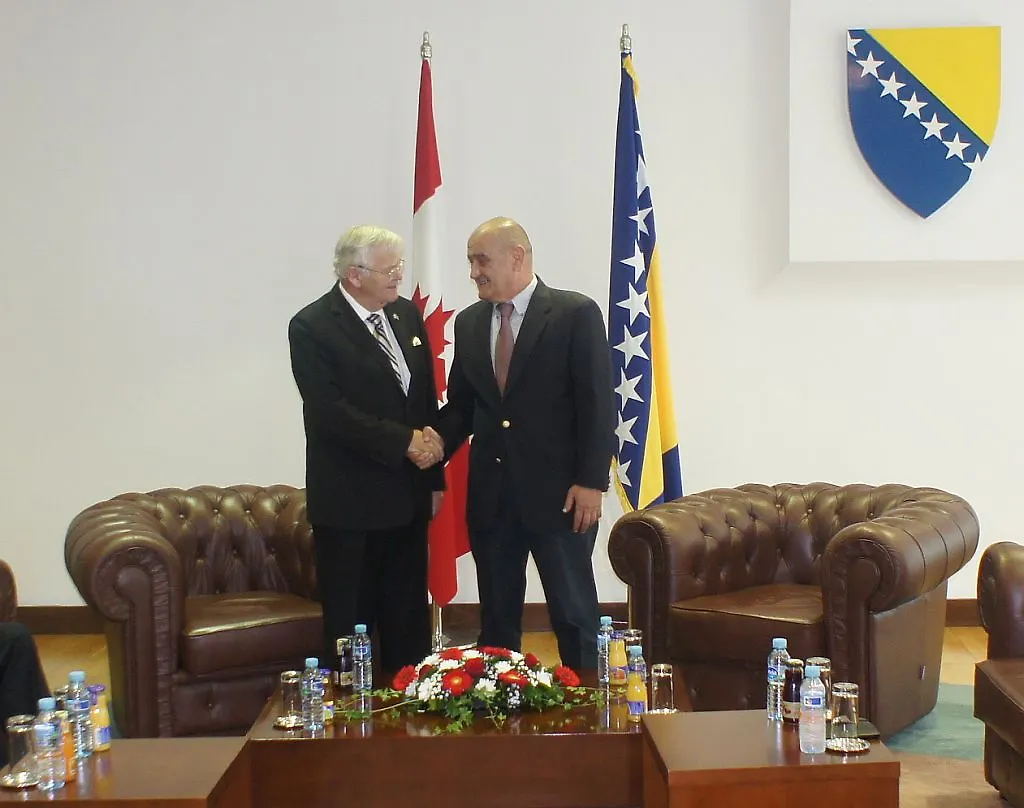 Chairman of Council of Ministers Talks with Parliamentarian Delegation of Canada