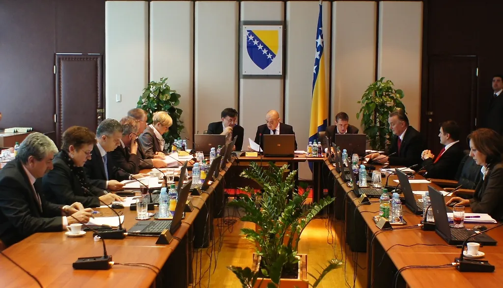 Council of Ministers Holds Its 33rd Session