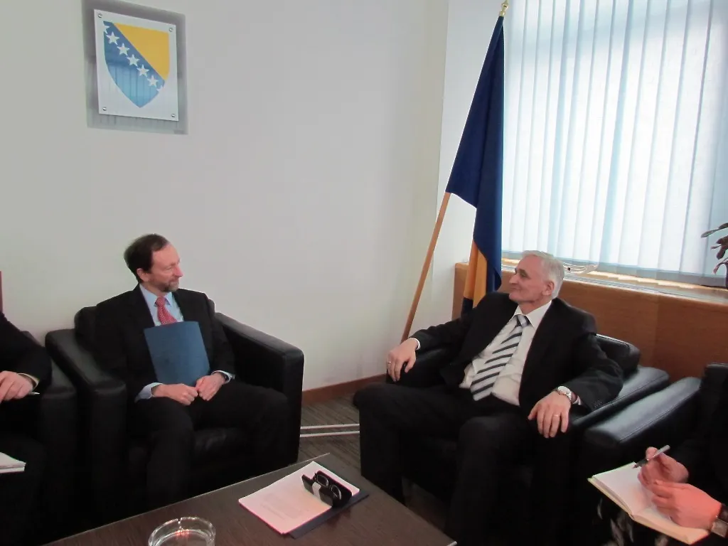 Министар Шпирић разговарао са амбасадором САД-а у БиХ