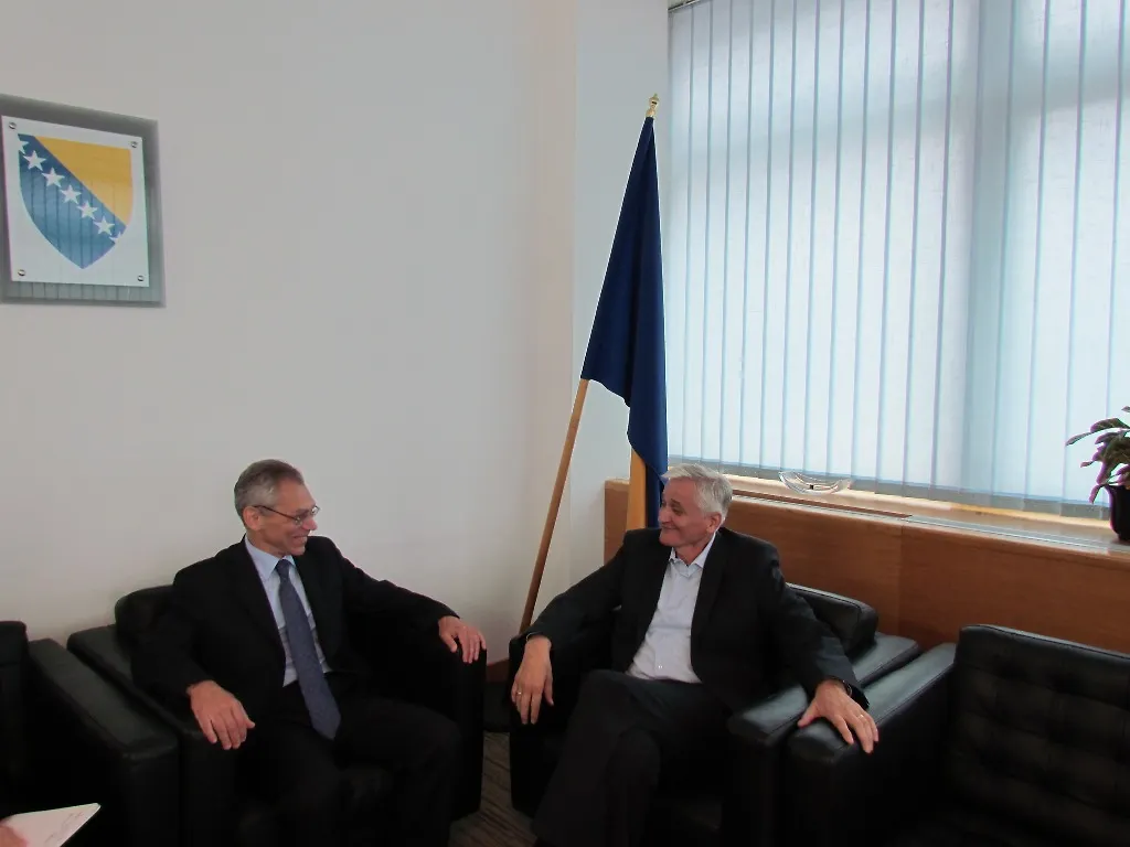 Министар Шпирић и амбасадор Харченко 
о побољшању сарадње БиХ и Русије
