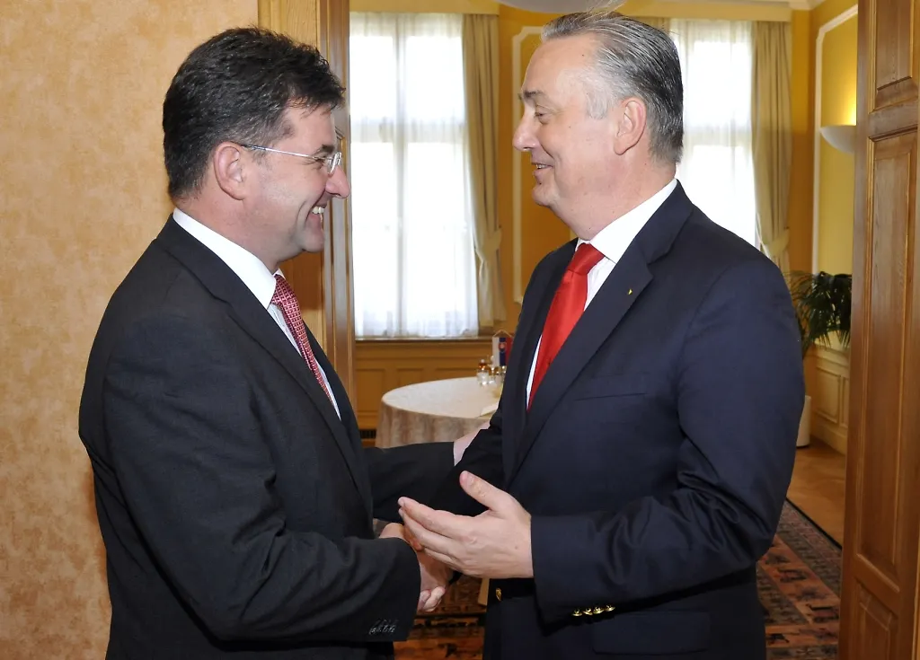 Братислава: Министар Лагумџија састао се са министром Лајчаком