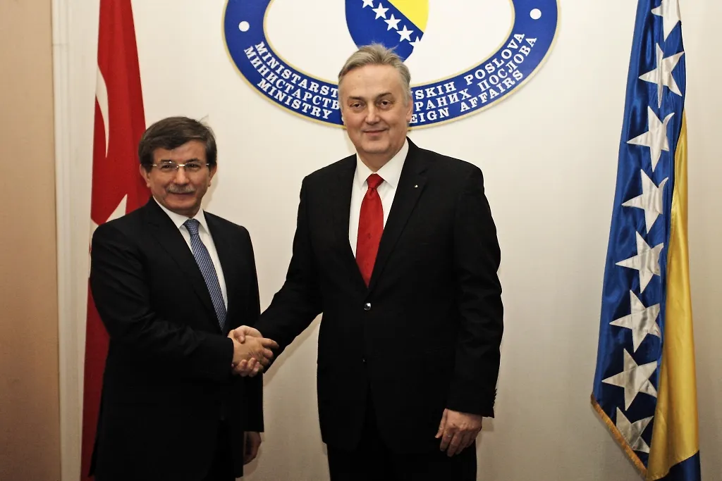  Lagumdžija – Davutoğlu: Ovo je vrijeme kada građani govore, a politika šuti i sluša