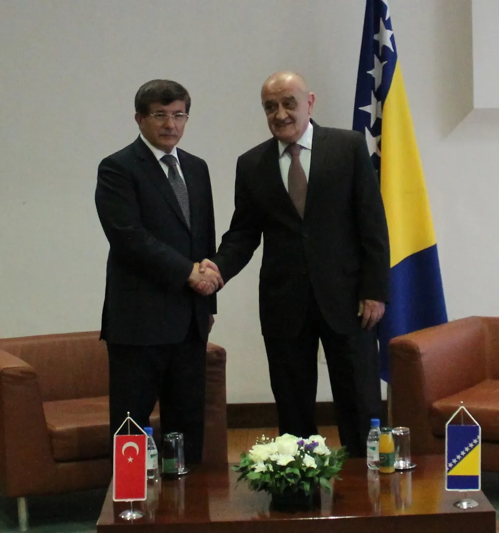 Chairman Bevanda with Minister Davatoglu: My Sincere Condolence to Families of Victims and to Turkish People