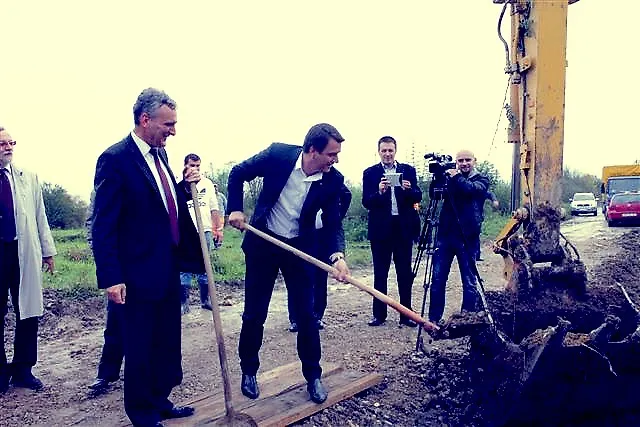 Ministar Hadžić u Gradišci: Otpočeli radovi na prvoj etapi druge dionice vezne prometnice Čatrnja – Brestovčina  kojom se povezuje sadašnja magistralna cesta Banja Luka - Gradiška s autocestom i obilazi centar Gradiške 