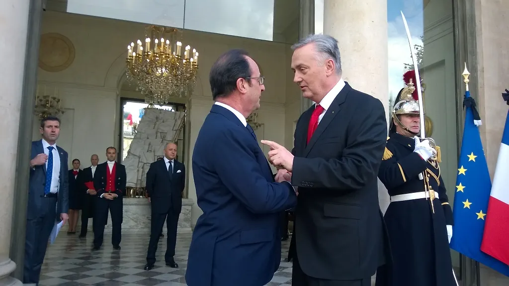 Ministar Lagumdžija u protestnom maršu protiv terorizma 