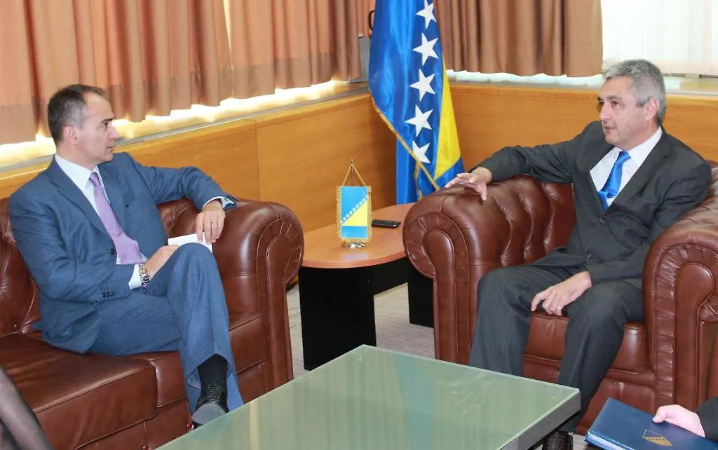 Министар комуникација и транспорта БиХ Славко Матановић сусрео се са амбасадором Италије у БиХ  Руђером Коријасом