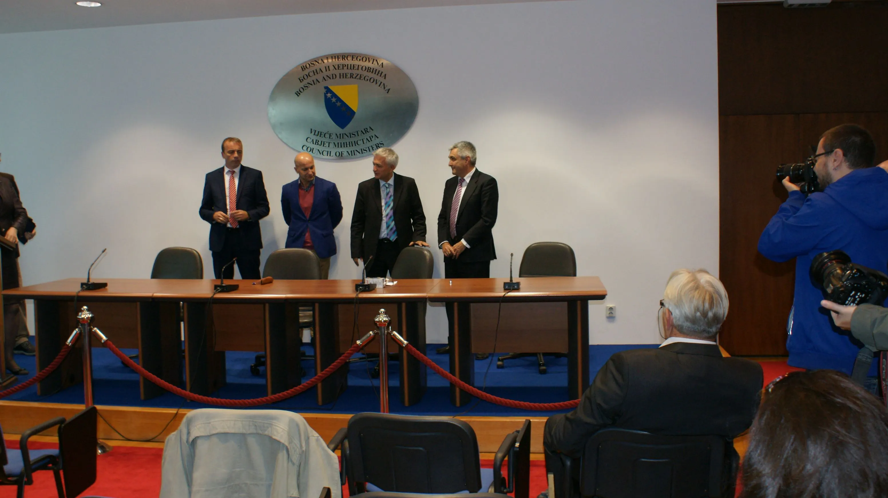 Конференција за новинаре поводом потписивања Уговора о међусобним правима и обавезама у вези са расподјелом и предајом у власништво опреме набављене унутар I фазе пројекта дигитализације преносне и емисионе  мреже јавних РТВ сервиса у БиХ (АУДИО)