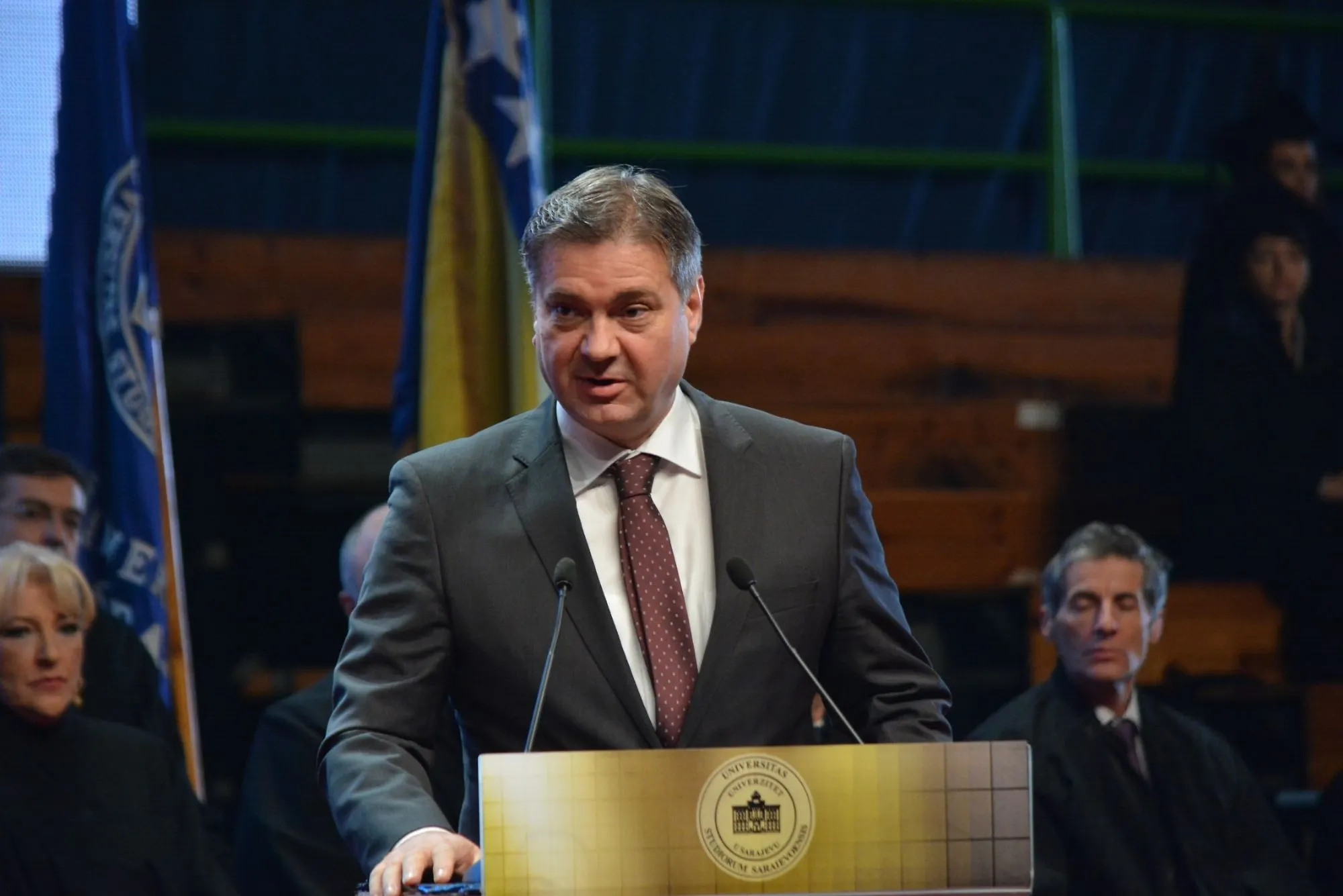 Predsjedavajući Zvizdić na promociji 6.369 diplomanata i magistranata Univerziteta u Sarajevu