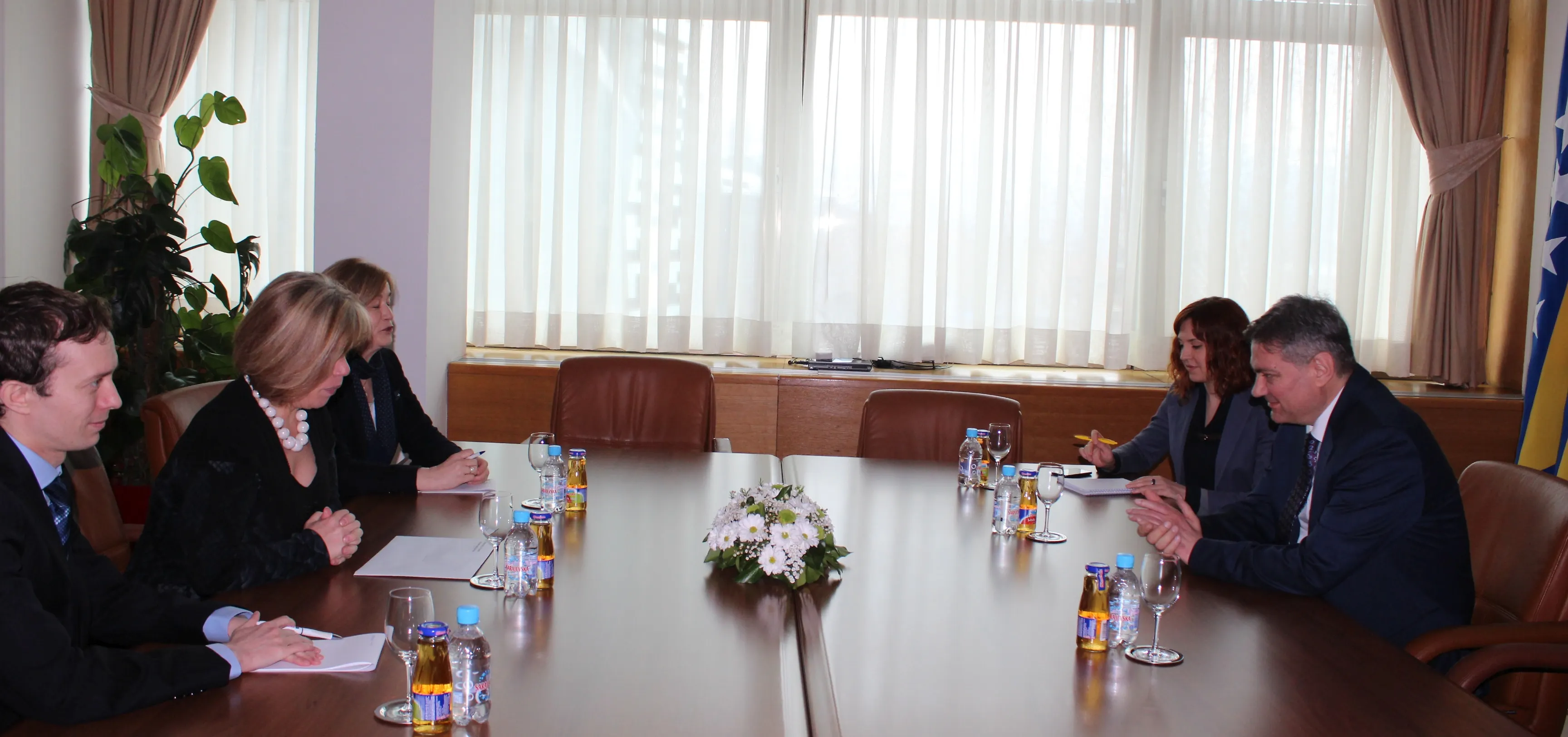 Hollande Invites Zvizdić to Western Balkans Leaders’ Summit in Paris