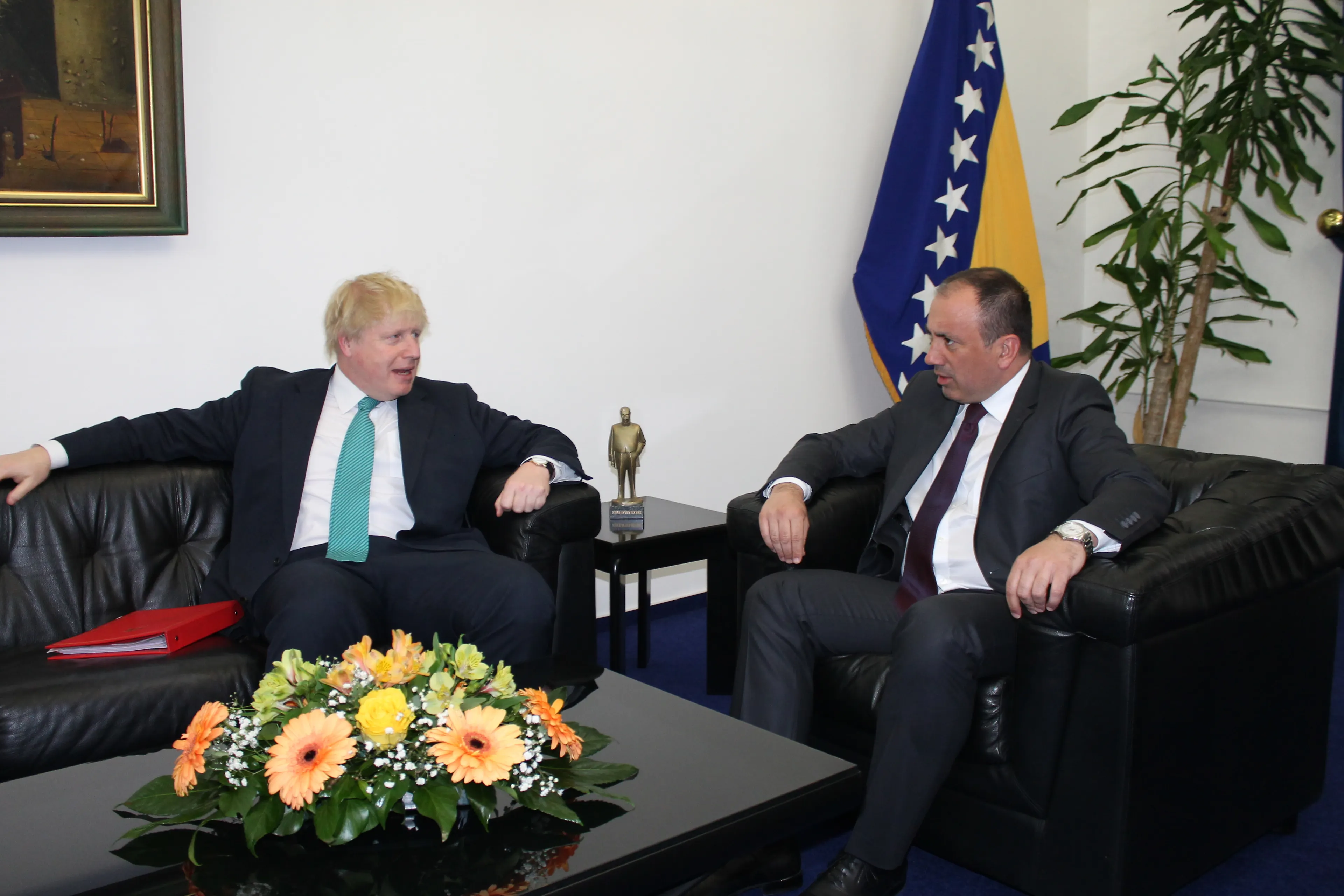 Ministar vanjskih poslova BiH Igor Crnadak sastao se sa državnim sekretarom za vanjske i Commonwealth poslove Ujedinjenog Kraljevstva Velike Britanije i Sjeverne Irske Borisom Johnsonom (AUDIO)