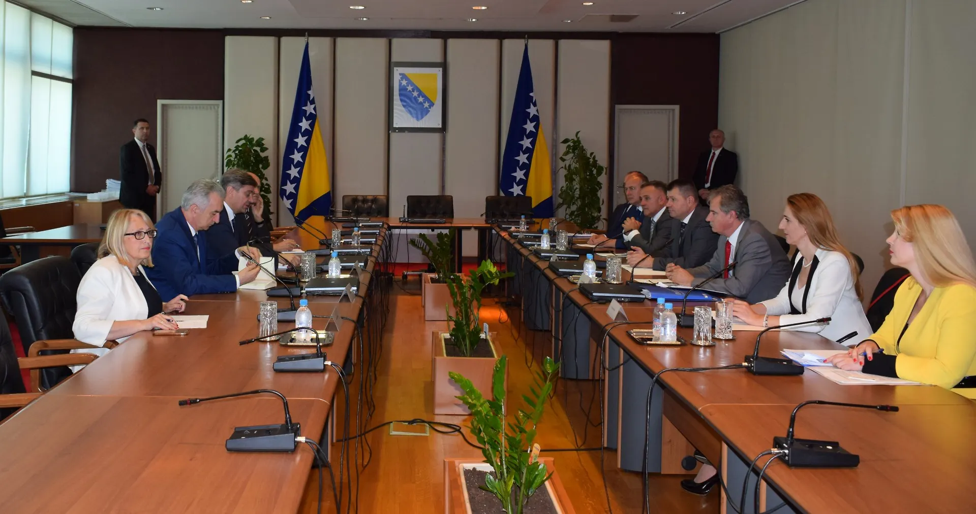 Izjave predsjedavajućeg VMBiH Zvizdića i ministra Šarovića nakon sastanka sa FIPA-om i VTKBiH (AUDIO)