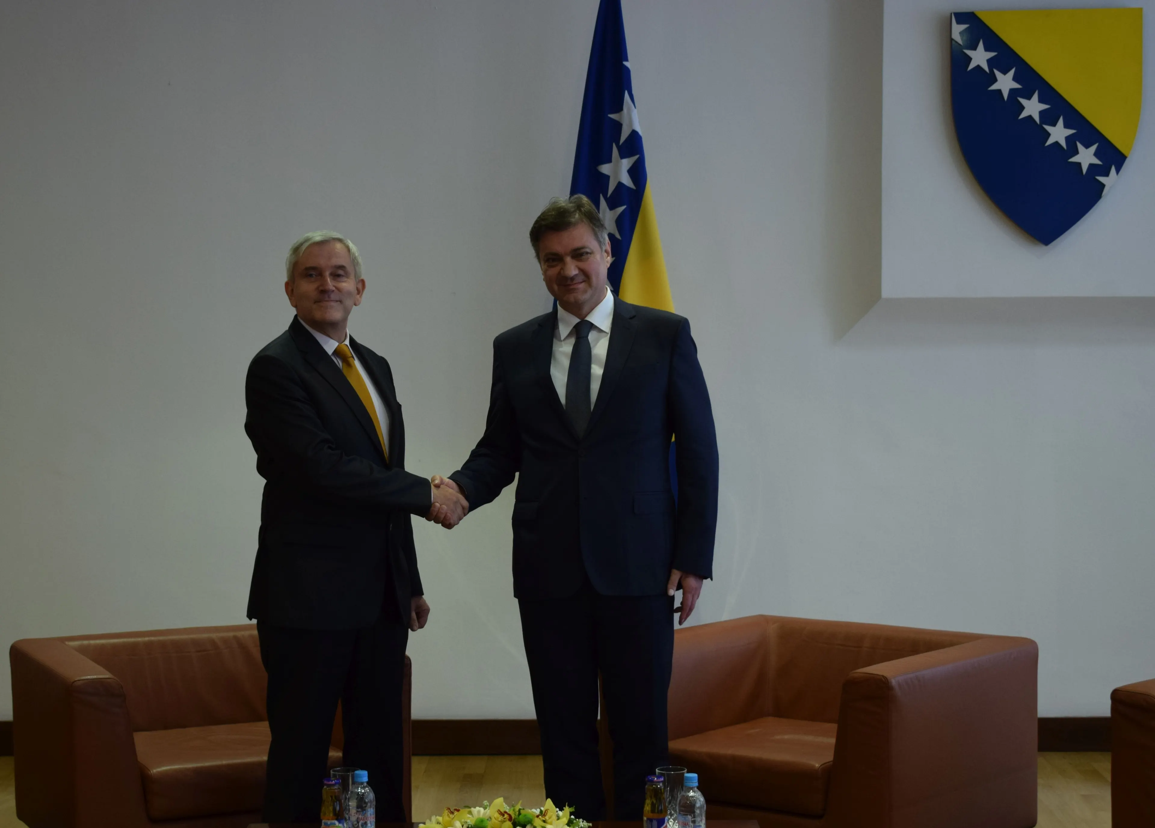 Chairman Zvizdić Talks with Ambassador Rousson

