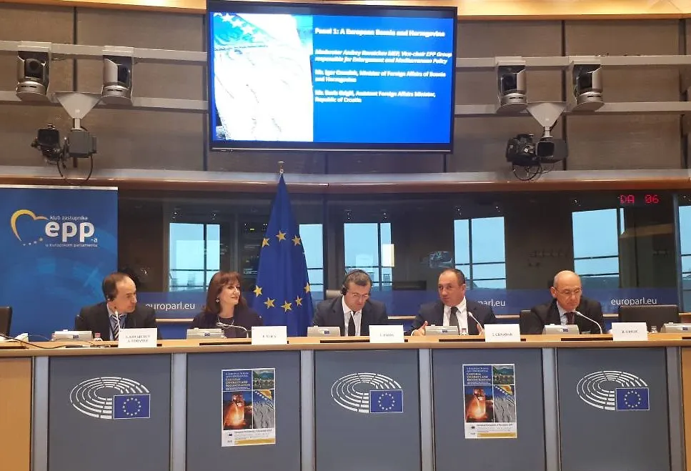 Министар Игор Црнадак у Бриселу учествовао на конференцији „Европска БиХ: Културна разноликост и помирење“