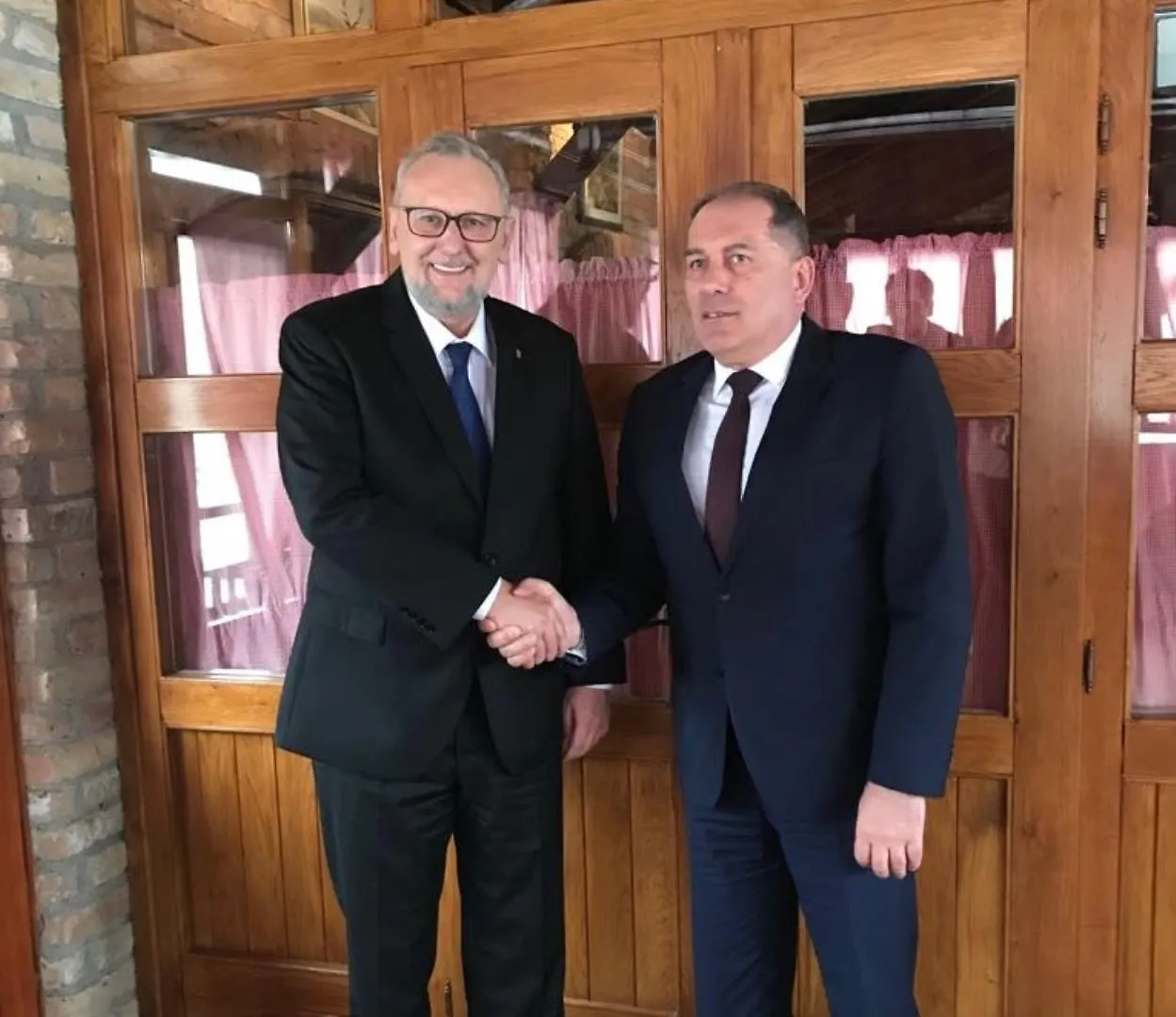 Састанак министара Мектића и Божиновића у Славонском Броду: Јачање безбједности граница и управљање миграцијама