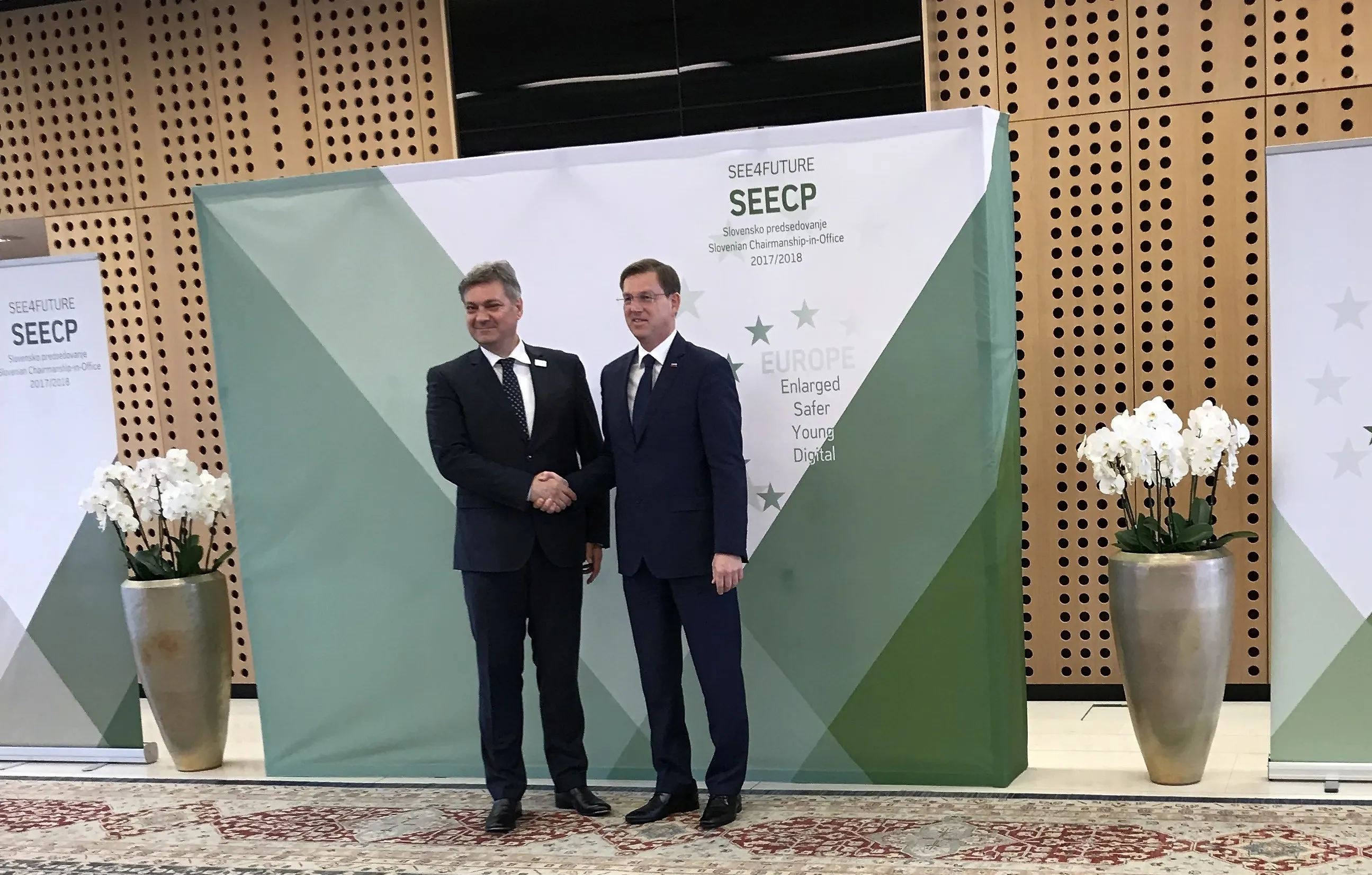 Chairman Zvizdić talks with Prime Minister Cerar