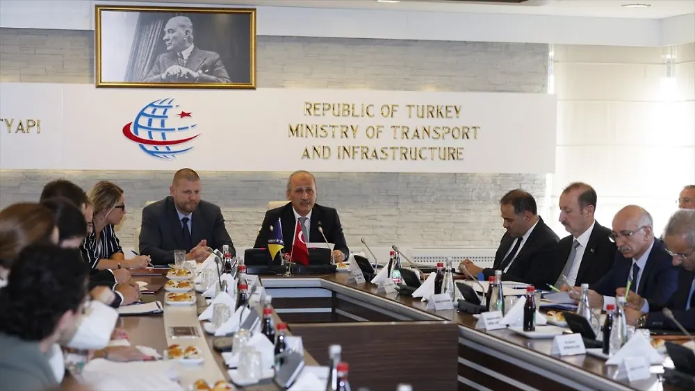 Сусрет министара Јуске и Турхана у Анкари: Наставља се сарадња на пројекту Сарајево – Београд 