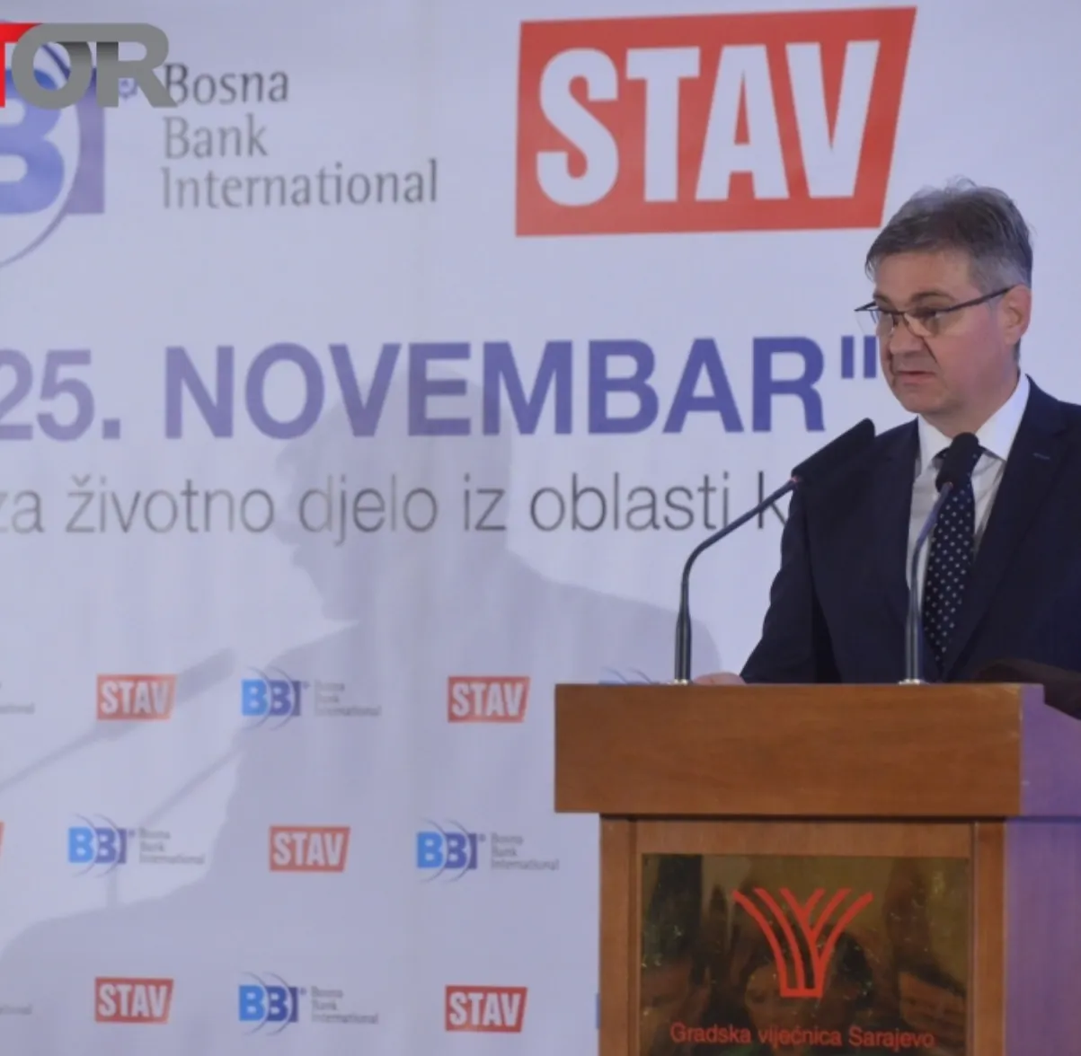 Обраћање предсједавајућег Звиздића на свечаности додјеле награде “25. новембар - за животно дјело из области  књижевности” Абдулаху Сидрану