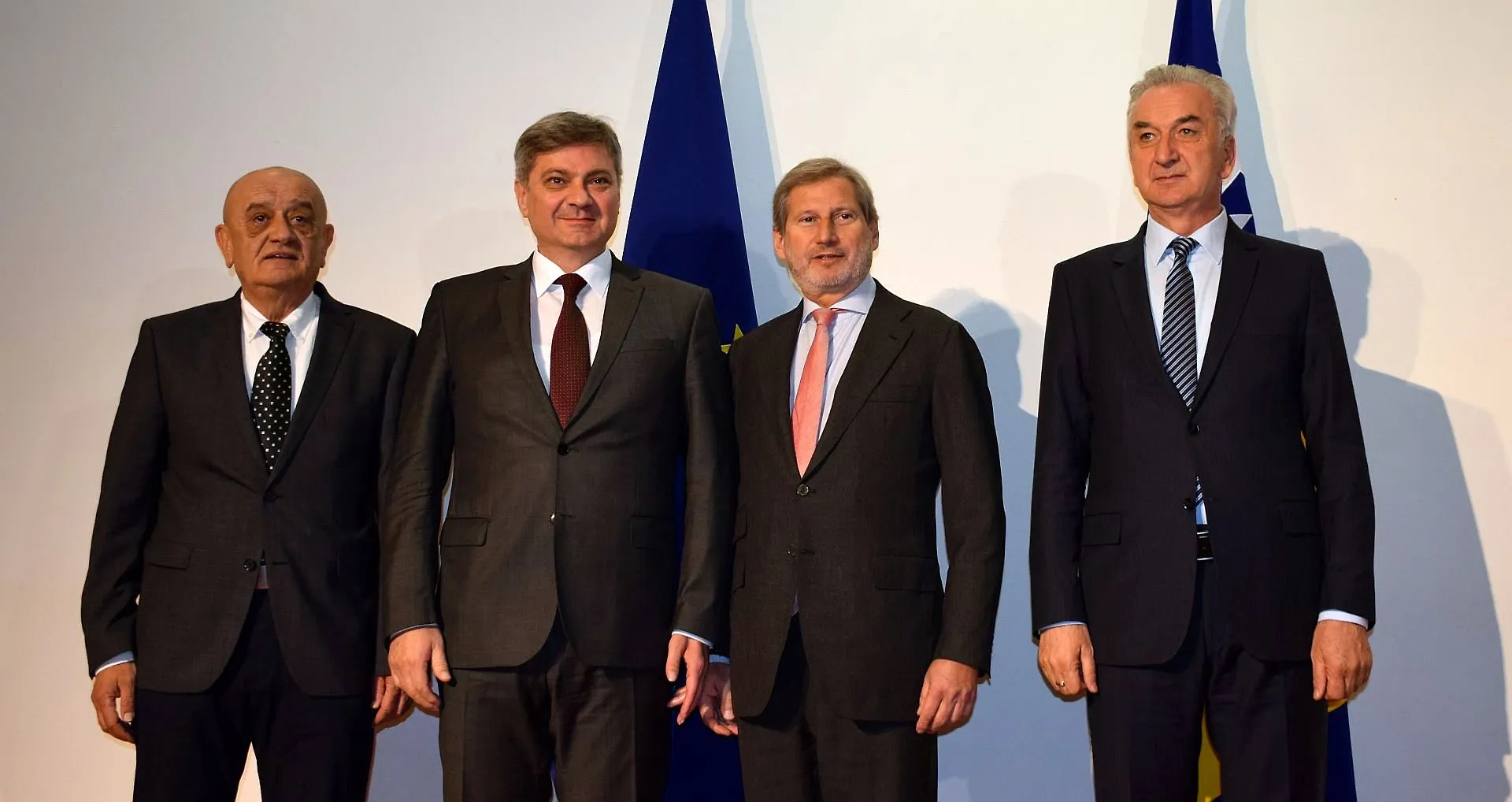 Zvizdić, Bevanda i Šarović s povjerenikom Hahnom