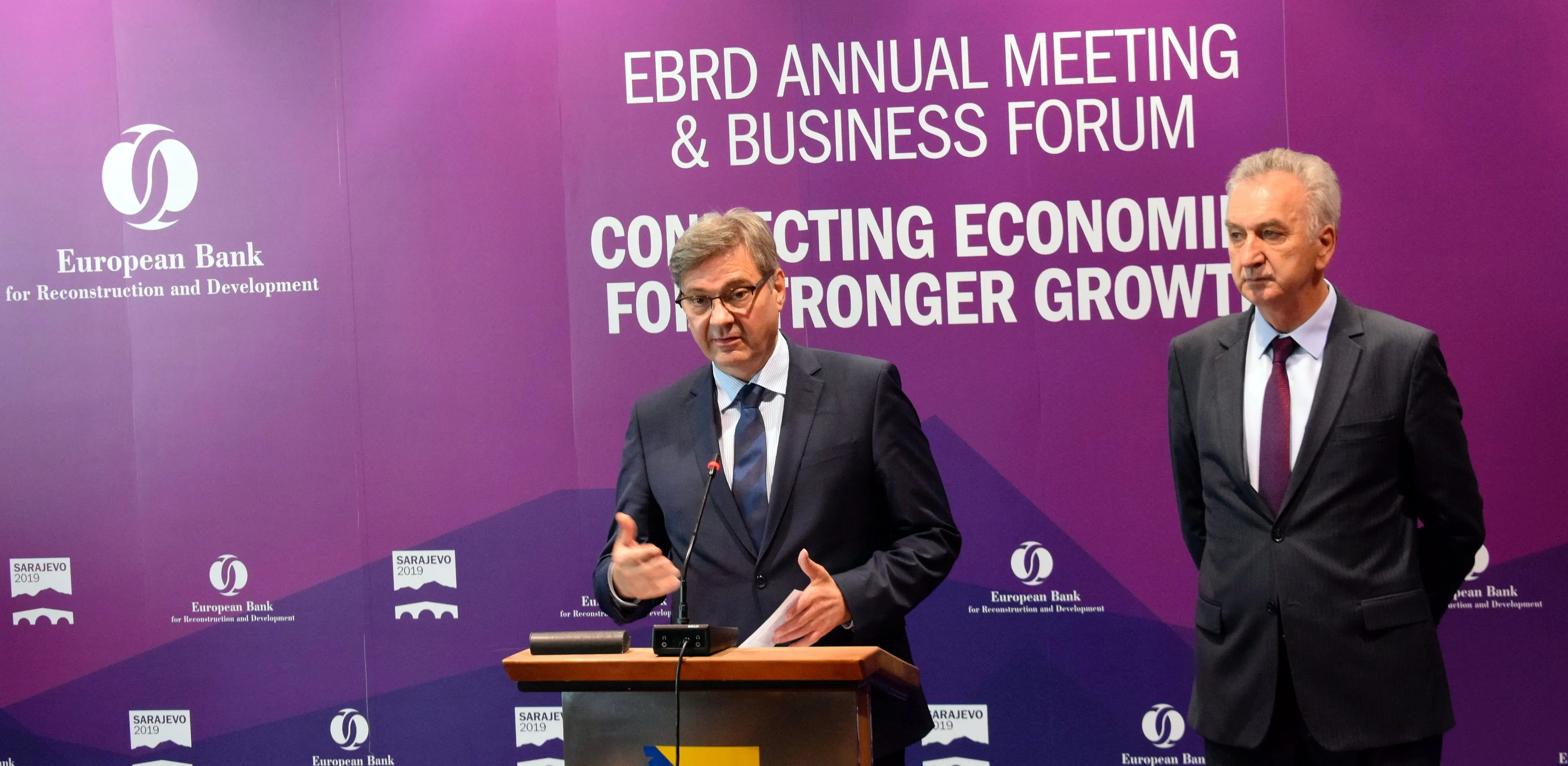 Predsjedavajući Zvizdić i ministar Šarović na press konferenciji nakon EBRD-ovog Godišnjeg sastanka (AUDIO)    