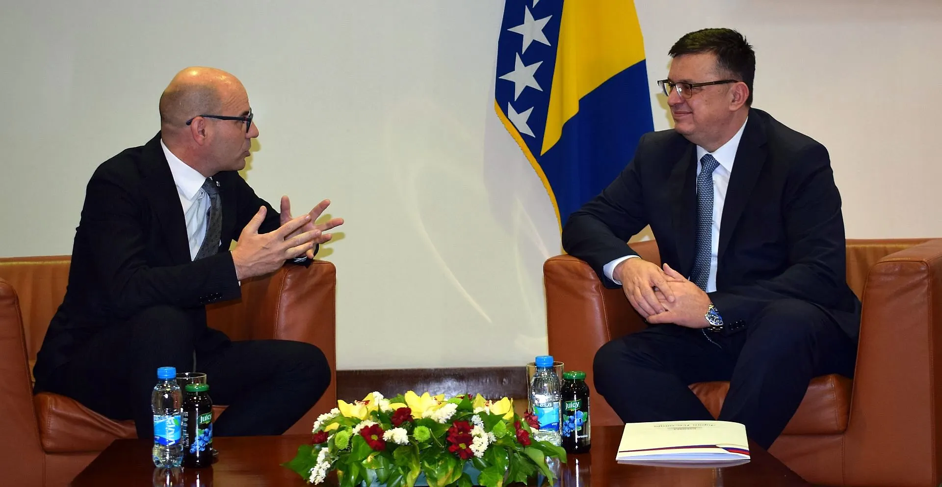 Predsjedatelj Tegeltija s veleposlanikom Srbije Đorđevićem