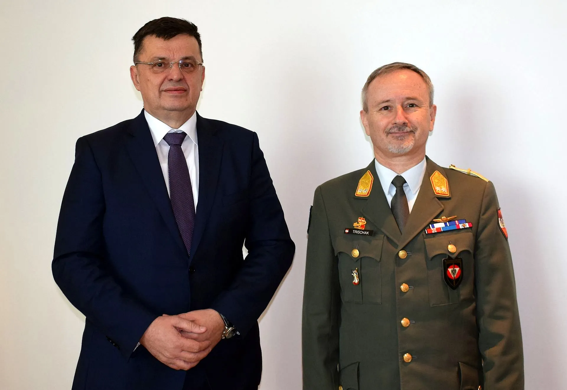 Chairman Tegeltija with EUFOR Commander Trischak