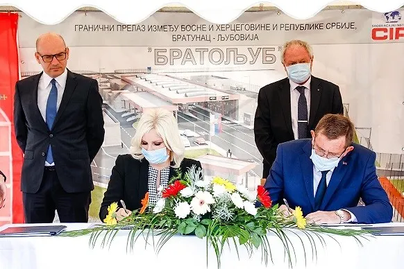 Mitrović i Mihajlović potpisali sporazume između BiH i Srbije o izgradnji zajedničkog GP Bratunac i održavanju cestovnih međudržavnih mostova