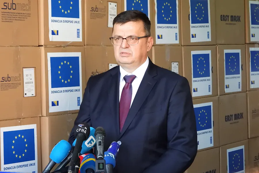 Predsjedatelj Tegeltija zahvalio veleposlaniku Sattleru i EK za doniranu medicinsku opremu BiH    (AUDIO)  