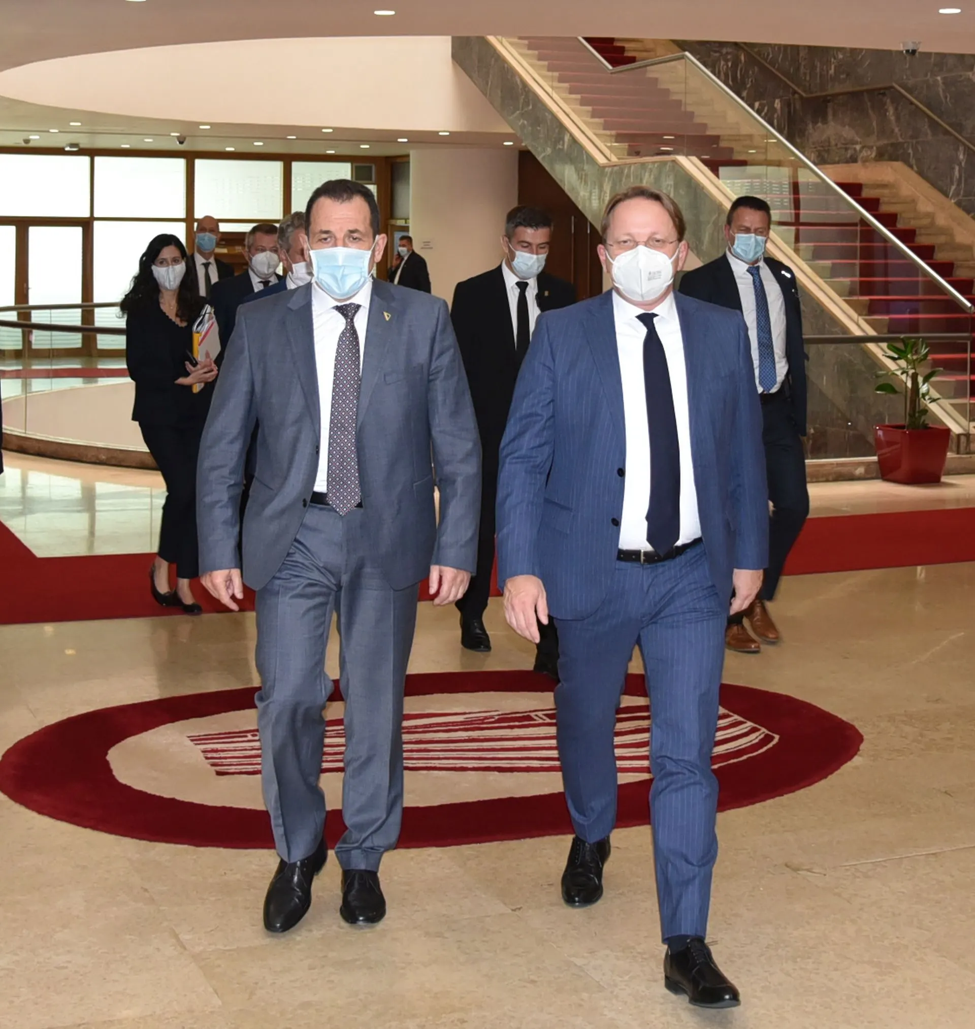 Састанак министра Цикотића са комесаром Вархељијем