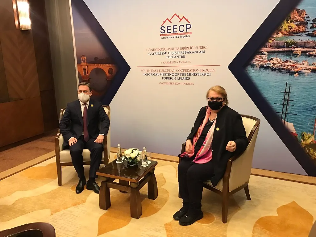 Министрица Бисера Турковић у Анталији разговарала са новоименованим министром иностраних послова Србије Николом Селаковићем