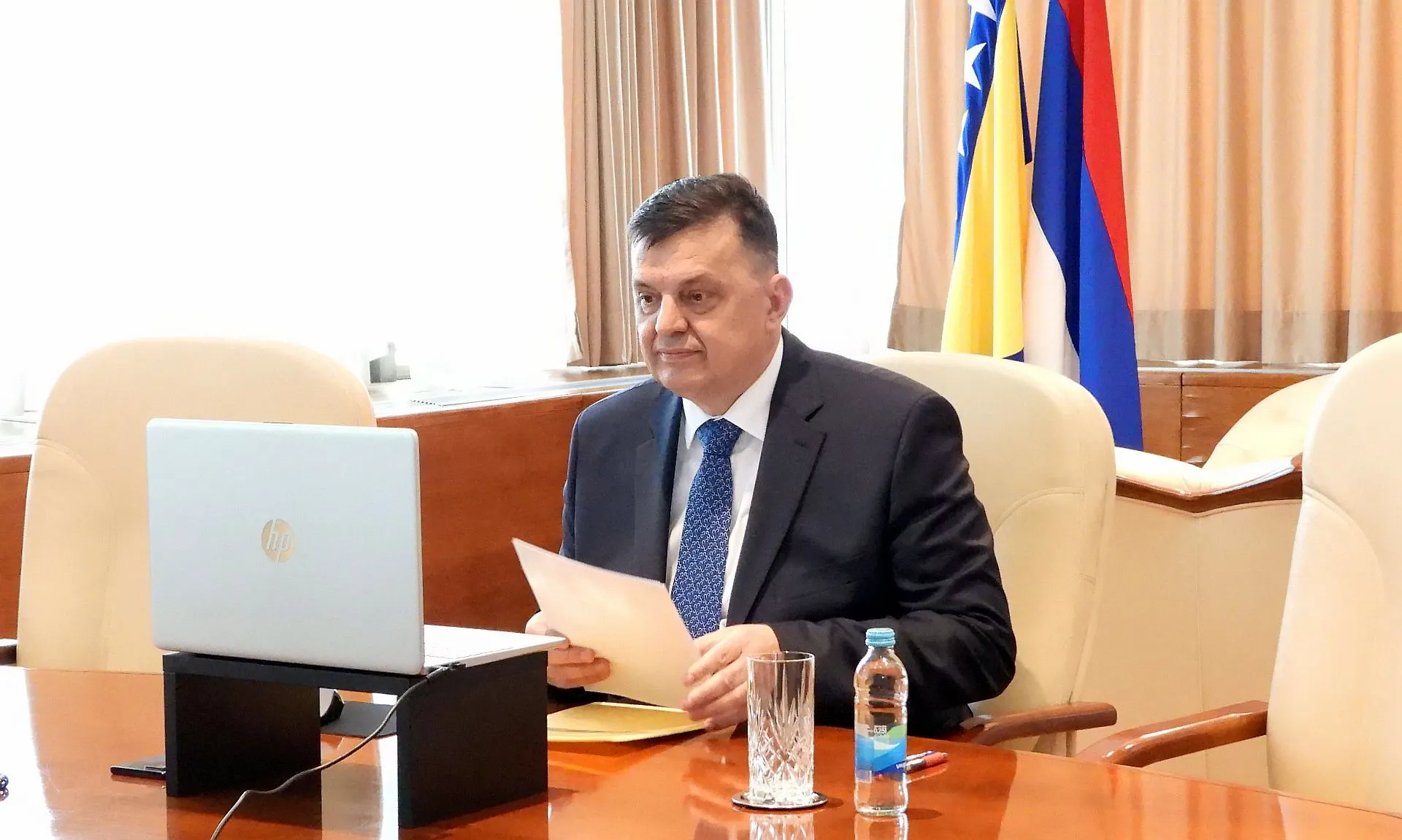 Chairman Talks with World Bank Representatives