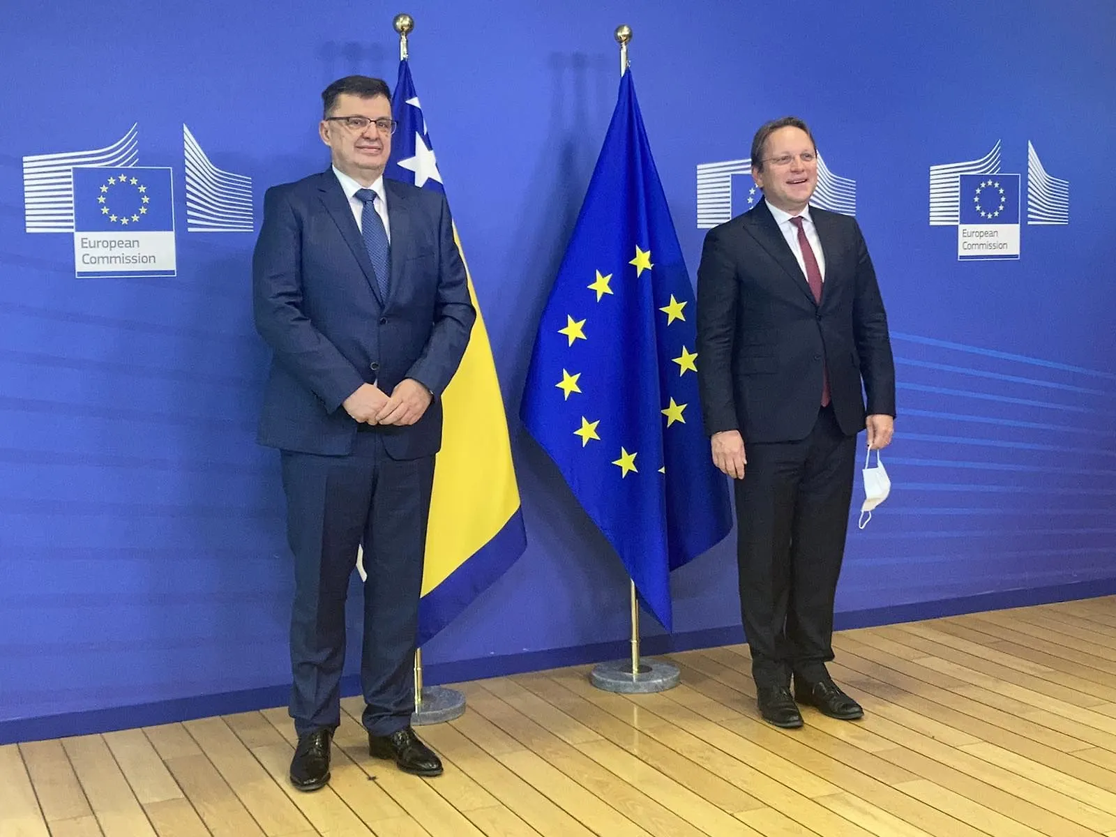 Chairman Tegeltija Talks with Commissioner Vаrhelyi