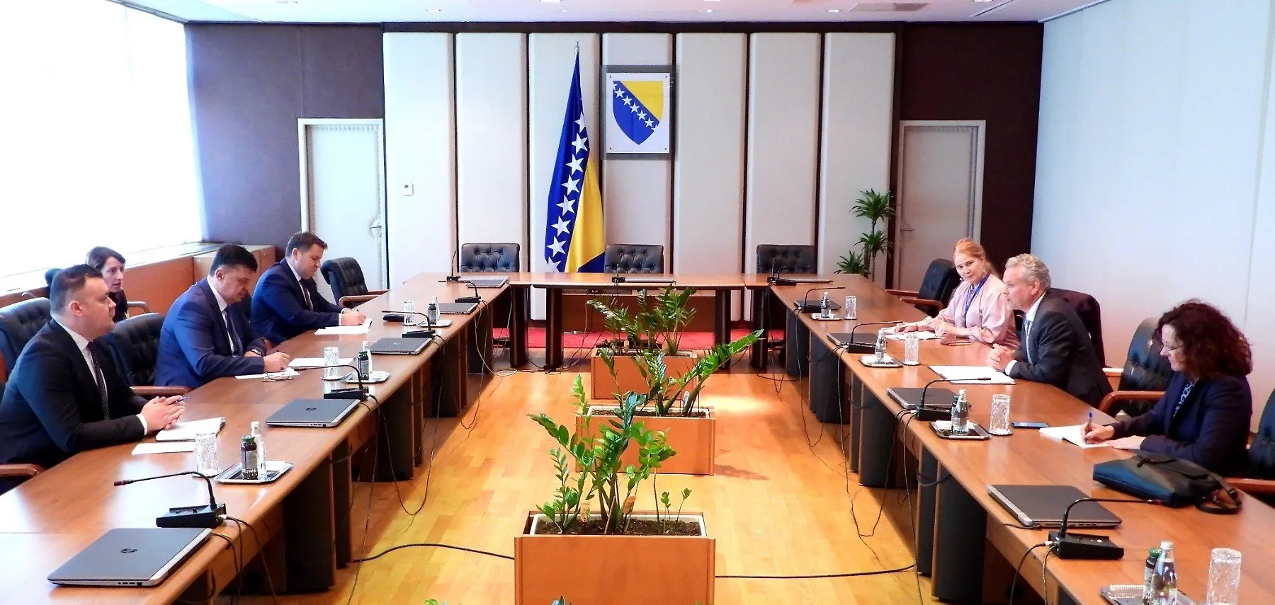 Predsjedatelj Tegeltija s veleposlanikom Sattlerom