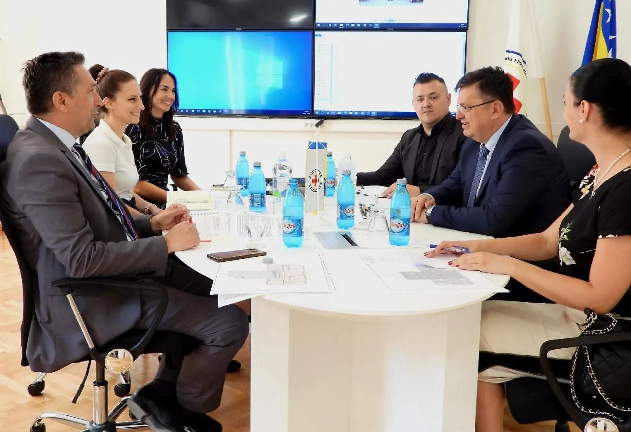 Predsjedatelj Tegeltija u posjetu Društvu Crvenog krsta/križa BiH