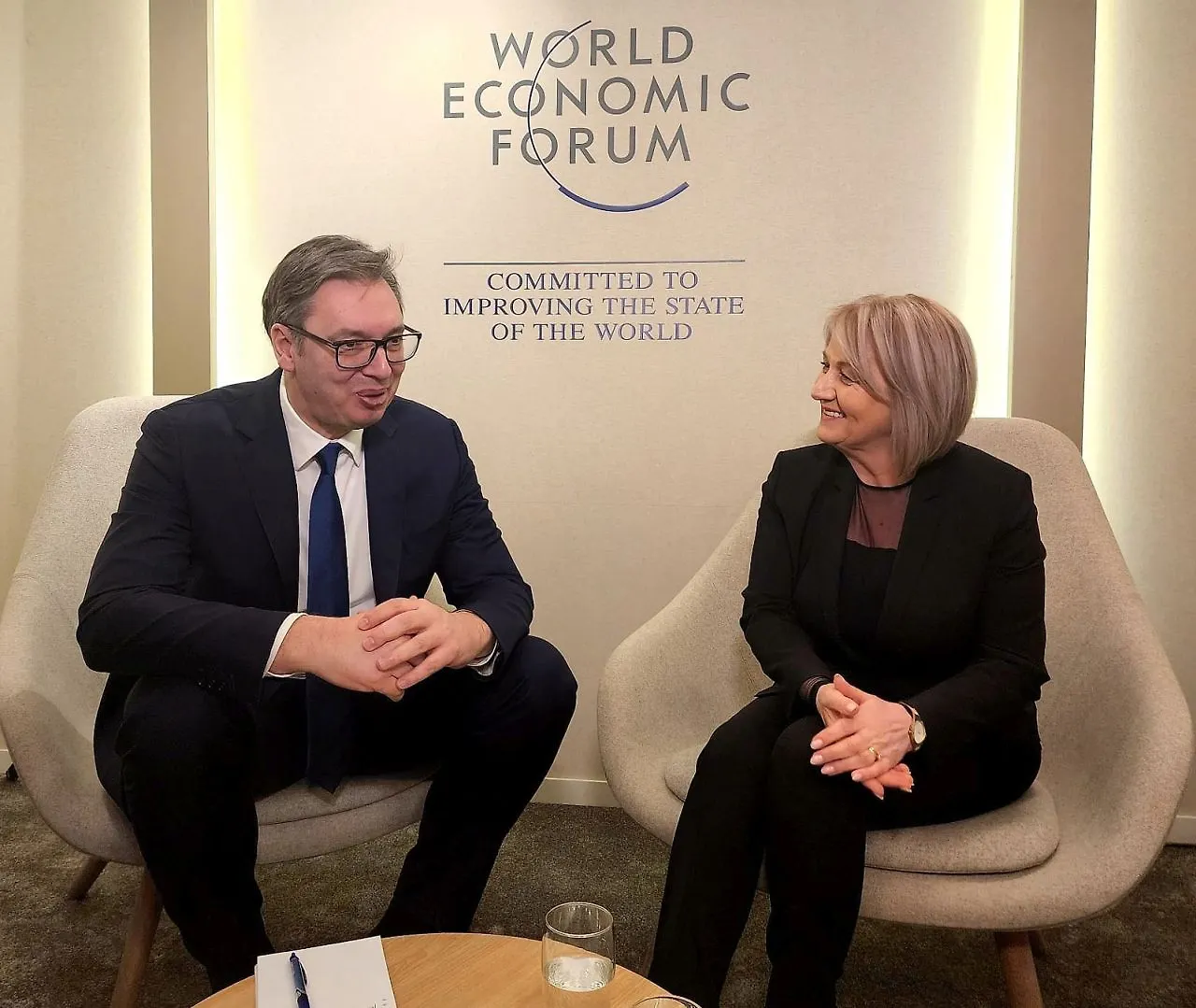Novoimenovana predsjedateljica VMBiH Krišto u Davosu razgovarala s predsjednikom Srbije Vučićem