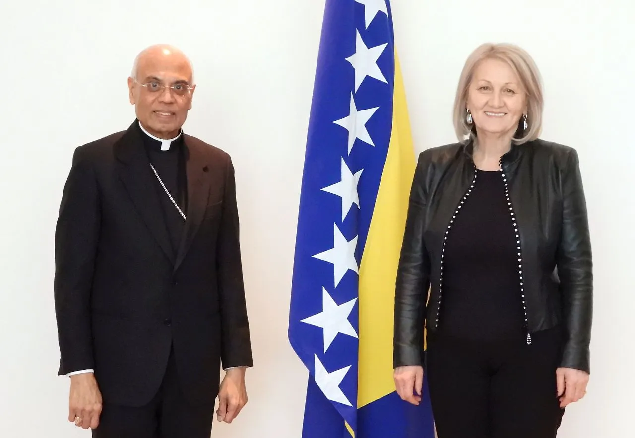 Chairwoman Krišto with Apostolic Nunci Chullikatto