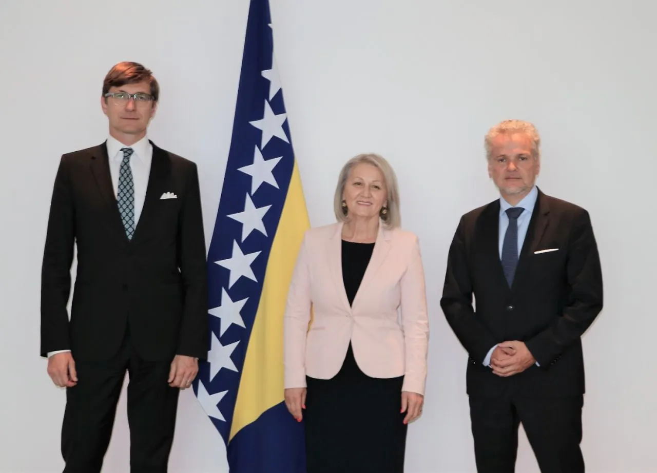 Predsjedateljica Krišto sa zamjenikom generalnog direktora EEAS-a Makovecom