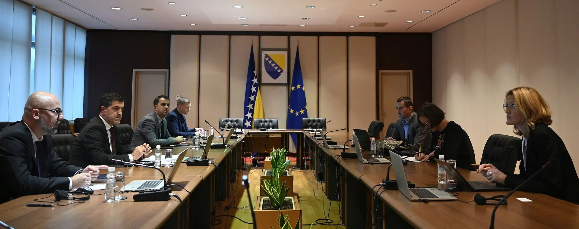 Generalni tajnik VMBiH Vidović i predstojnik Ureda predsjedateljice VMBiH Duvnjak s izaslanstvom Svjetske banke