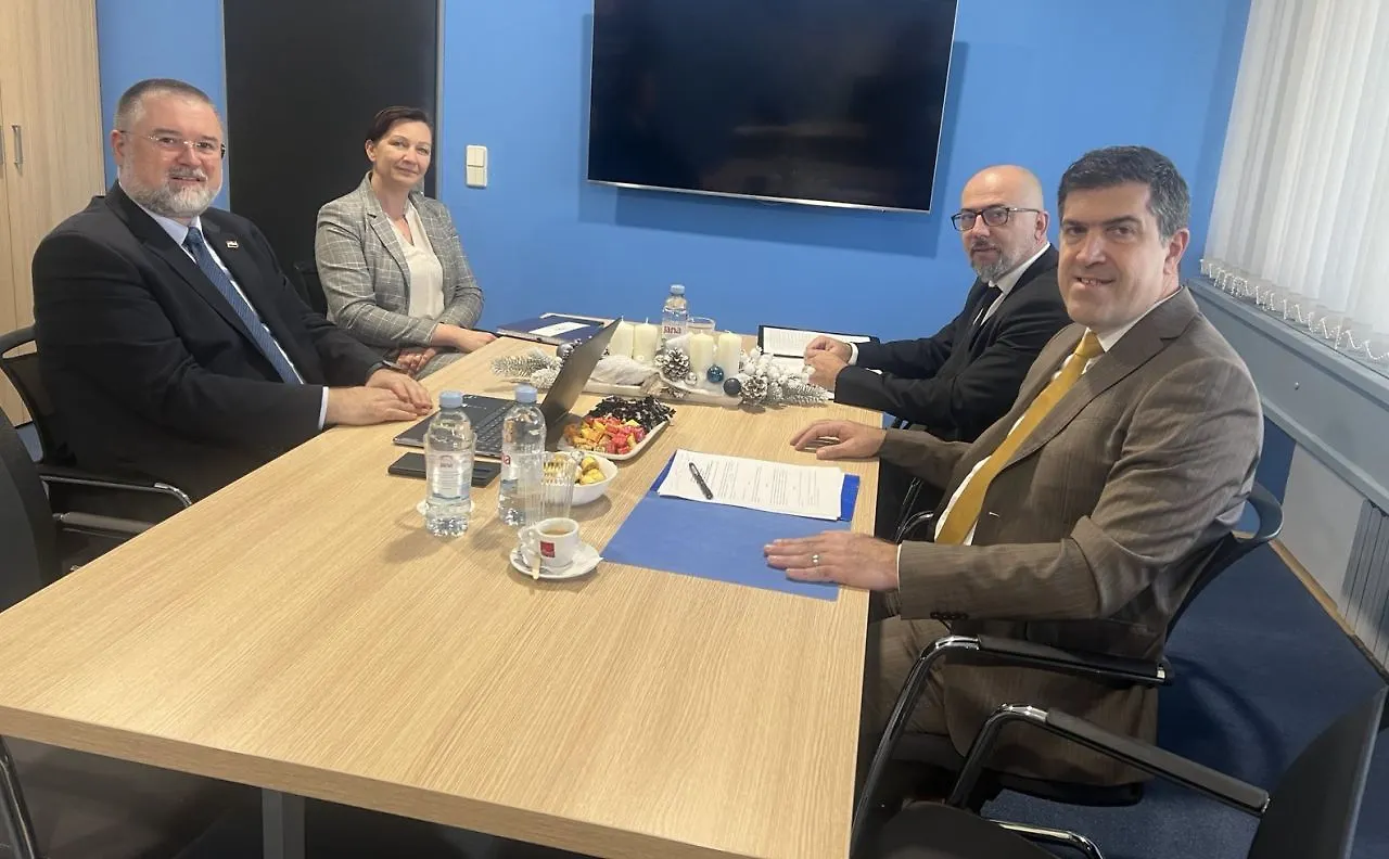 Generalni tajnik VMBiH Vidović s  državnim tajnikom Središnjeg državnog ureda za razvoj digitalnog društva RH Gršićem