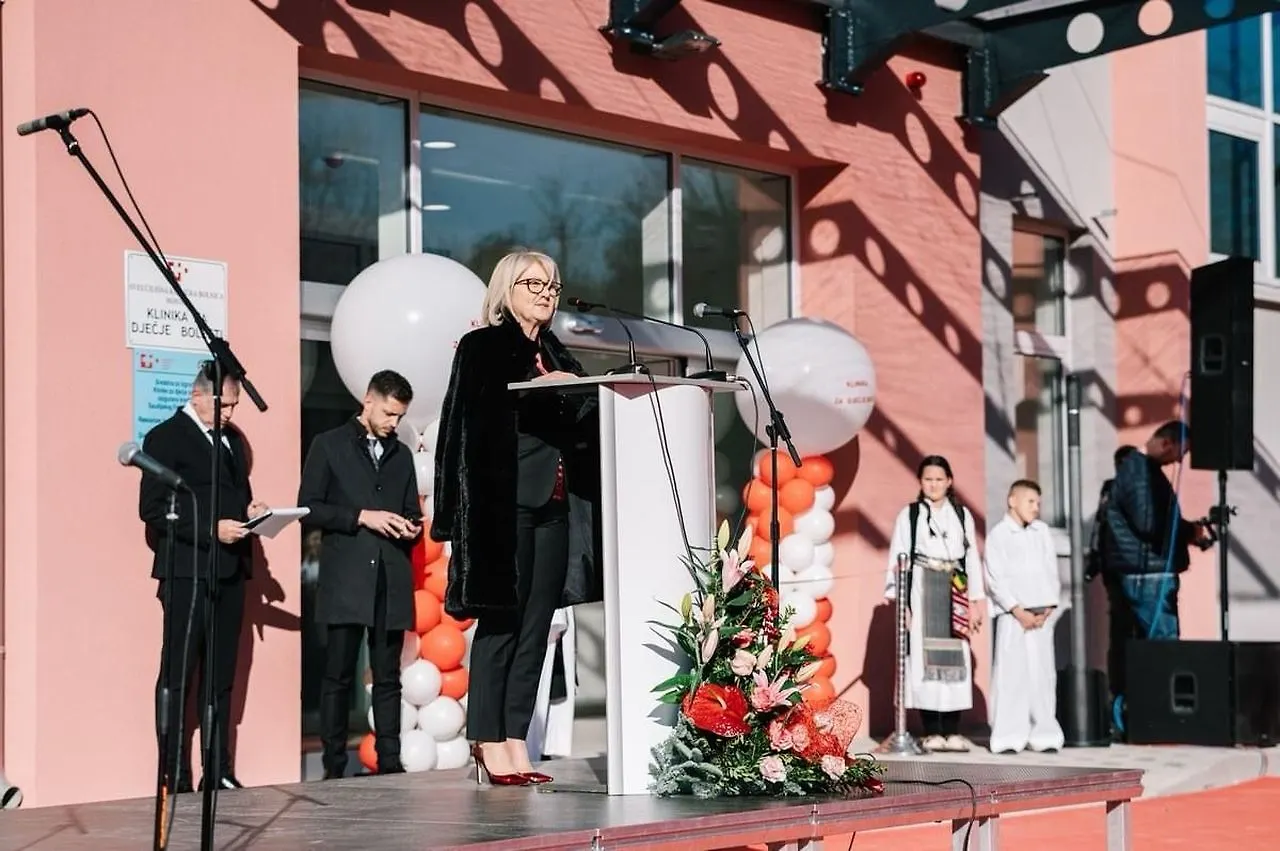 Предсједавајућа Кришто присуствовала свечаности отворења нове зграде Клинике за дјечје болести у Мостару