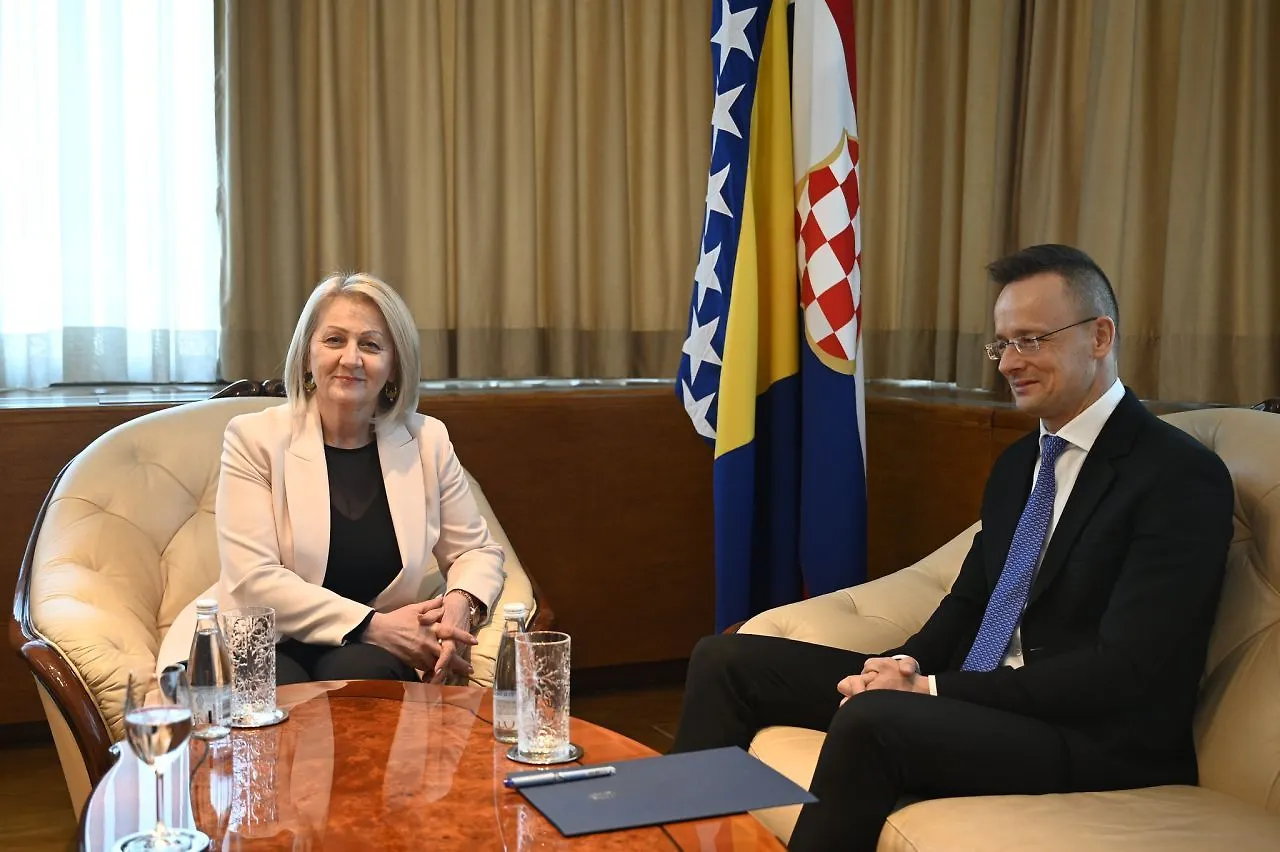 Predsjedateljica Krišto s ministrom vanjskih poslova Mađarske Szijjártóm